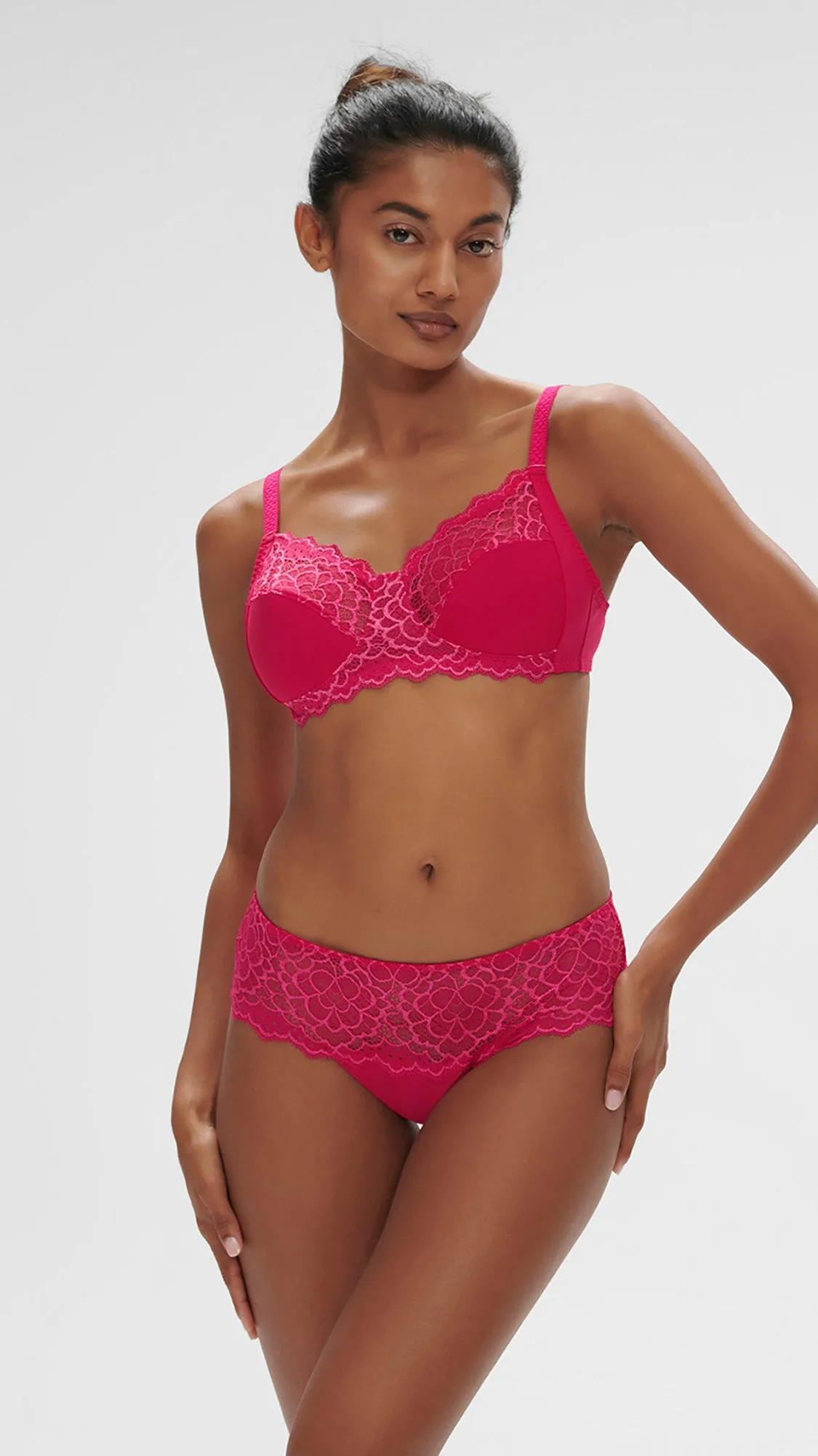 Caresse Wireless Triangle - Teaberry Pink