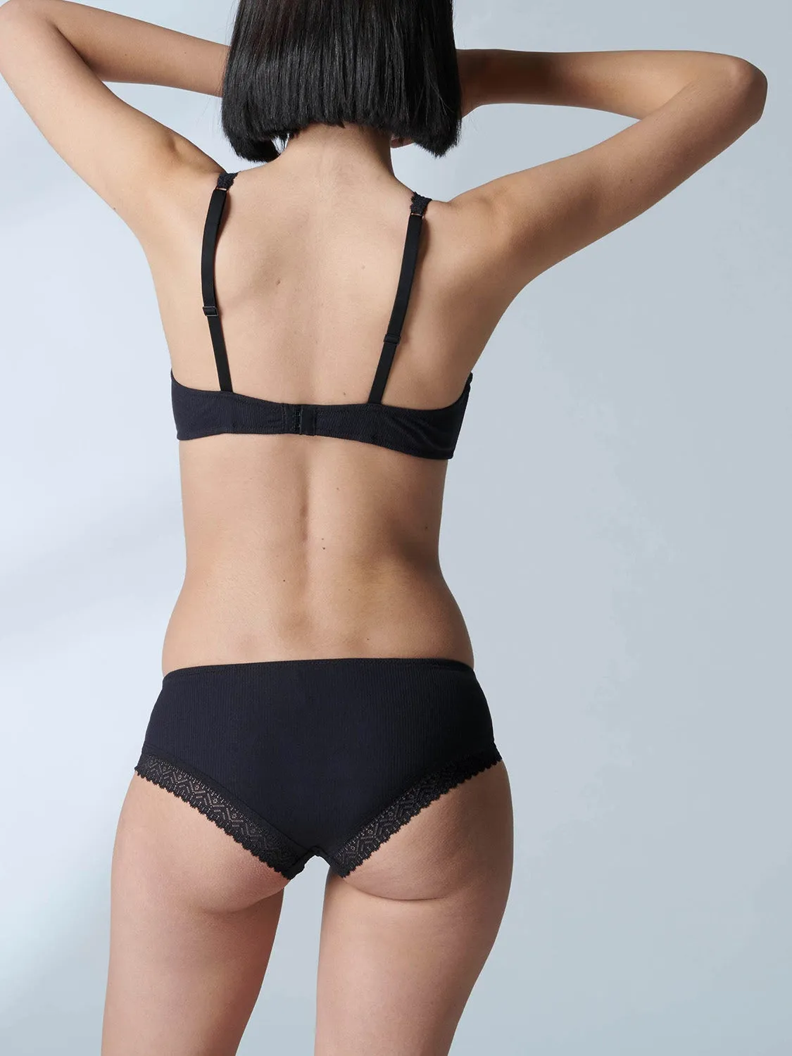 Eugenie Wireless Triangle - Black